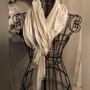 Off-White Colored with sparkles scarf-wrap